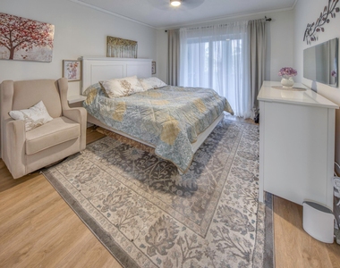 2566 Garden Drive S - Photo Thumbnail 7