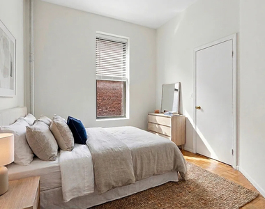 East 89th Street  - Photo Thumbnail 4