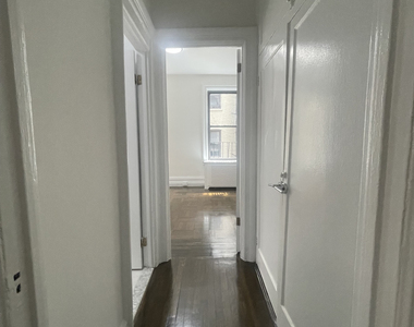 West 104th Street - Photo Thumbnail 3