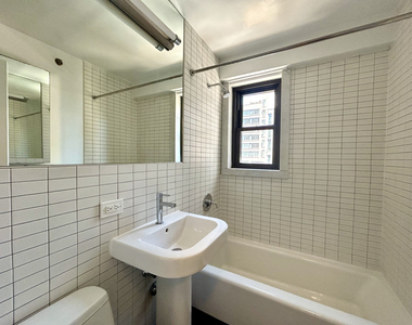 East 39th Street - Photo Thumbnail 6