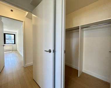 East 39th Street - Photo Thumbnail 5