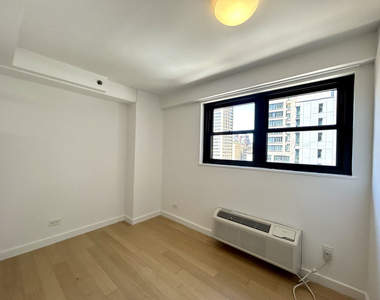 East 39th Street - Photo Thumbnail 7