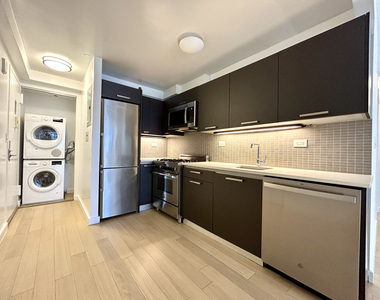 East 39th Street - Photo Thumbnail 2
