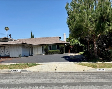 15323 Via Verita Avenue - Photo Thumbnail 18