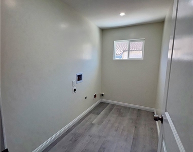 15323 Via Verita Avenue - Photo Thumbnail 5