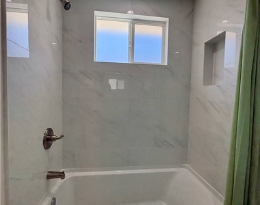15323 Via Verita Avenue - Photo Thumbnail 10