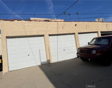 1117 Queen Anne - Photo Thumbnail 16