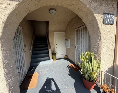 1117 Queen Anne - Photo Thumbnail 3