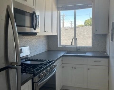 1809 4th Street - Photo Thumbnail 3