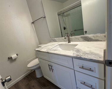 12350 Del Amo - Photo Thumbnail 18