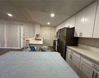 12350 Del Amo - Photo Thumbnail 10