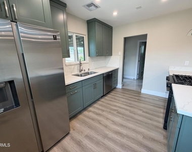 16744 Ludlow Street - Photo Thumbnail 9