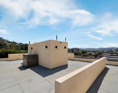 3564 N Eagle Rock Boulevard - Photo Thumbnail 30