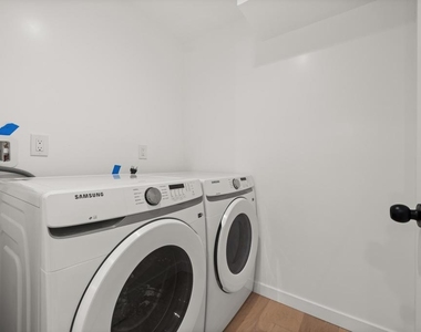 3564 N Eagle Rock Boulevard - Photo Thumbnail 28