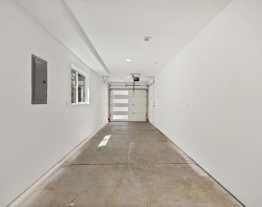 3564 N Eagle Rock Boulevard - Photo Thumbnail 31