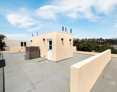 3564 N Eagle Rock Boulevard - Photo Thumbnail 29