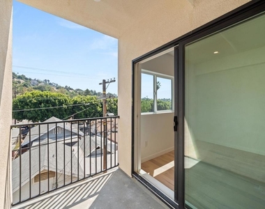 3564 N Eagle Rock Boulevard - Photo Thumbnail 21