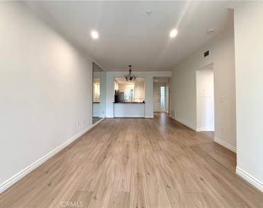 2243 Martin - Photo Thumbnail 4