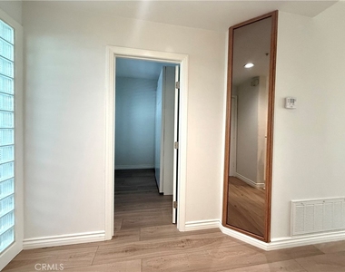 2243 Martin - Photo Thumbnail 16