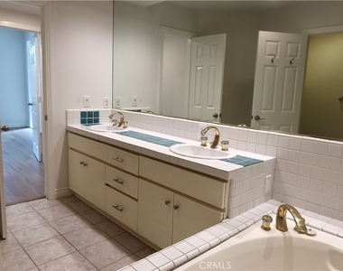 2243 Martin - Photo Thumbnail 22