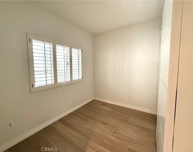 2243 Martin - Photo Thumbnail 13