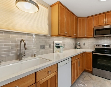436 Fernleaf Avenue - Photo Thumbnail 5