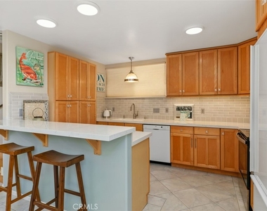 436 Fernleaf Avenue - Photo Thumbnail 4