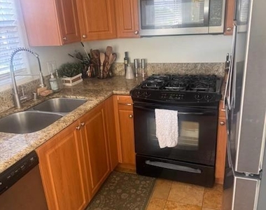 1610 Upas Street - Photo Thumbnail 10