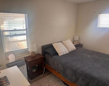 1610 Upas Street - Photo Thumbnail 7