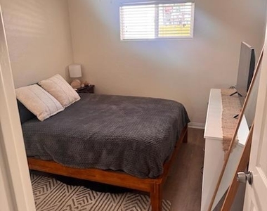 1610 Upas Street - Photo Thumbnail 6