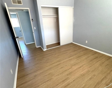 504 Heyer Street - Photo Thumbnail 5