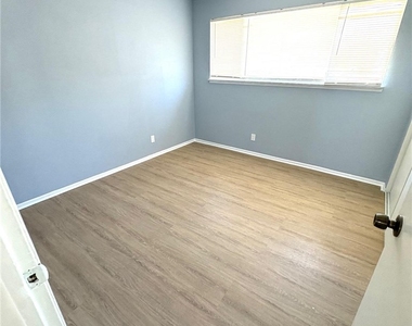 504 Heyer Street - Photo Thumbnail 4