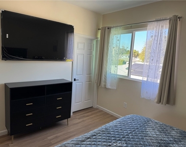 14134 Califa St - Photo Thumbnail 18