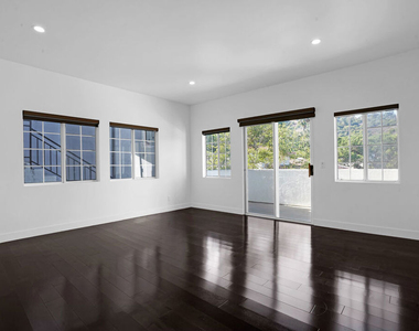 3832 Shannon Road - Photo Thumbnail 13