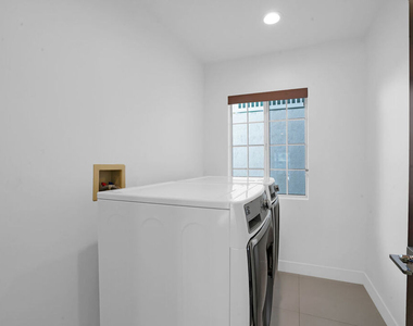 3832 Shannon Road - Photo Thumbnail 39