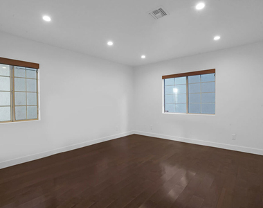 3832 Shannon Road - Photo Thumbnail 41