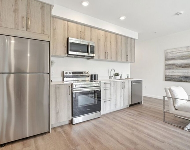 218 Alvarado Street - Photo Thumbnail 2