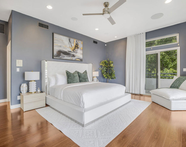 8507 Franklin Avenue - Photo Thumbnail 24