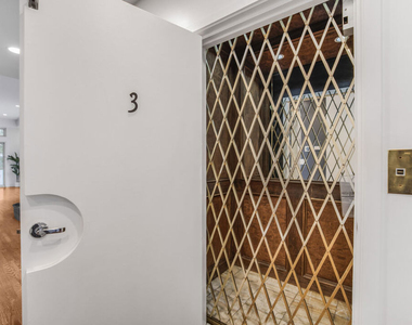 8507 Franklin Avenue - Photo Thumbnail 15