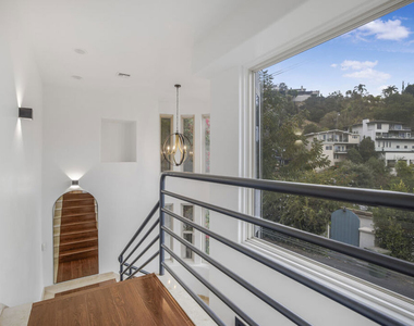 8507 Franklin Avenue - Photo Thumbnail 18