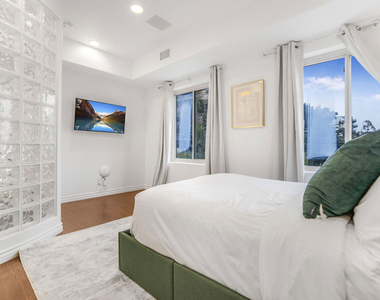 8507 Franklin Avenue - Photo Thumbnail 32