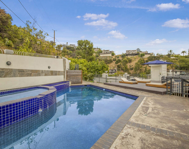 8507 Franklin Avenue - Photo Thumbnail 8
