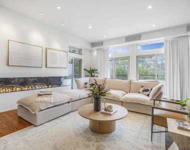 8507 Franklin Avenue - Photo Thumbnail 4