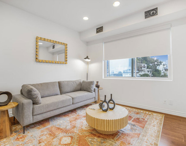 8507 Franklin Avenue - Photo Thumbnail 20