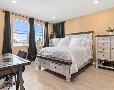720 Grace Avenue - Photo Thumbnail 15
