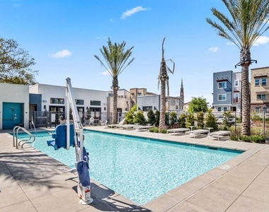 720 Grace Avenue - Photo Thumbnail 33