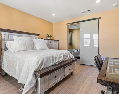 720 Grace Avenue - Photo Thumbnail 13