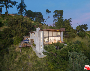 1735 Summitridge Drive - Photo Thumbnail 8