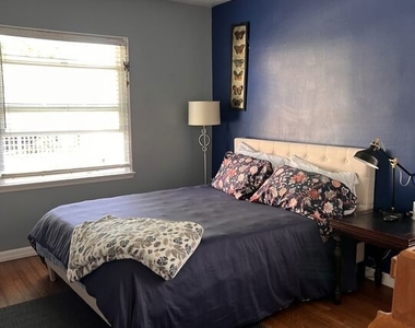 5416 Morella Avenue - Photo Thumbnail 6