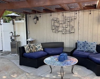 5416 Morella Avenue - Photo Thumbnail 11